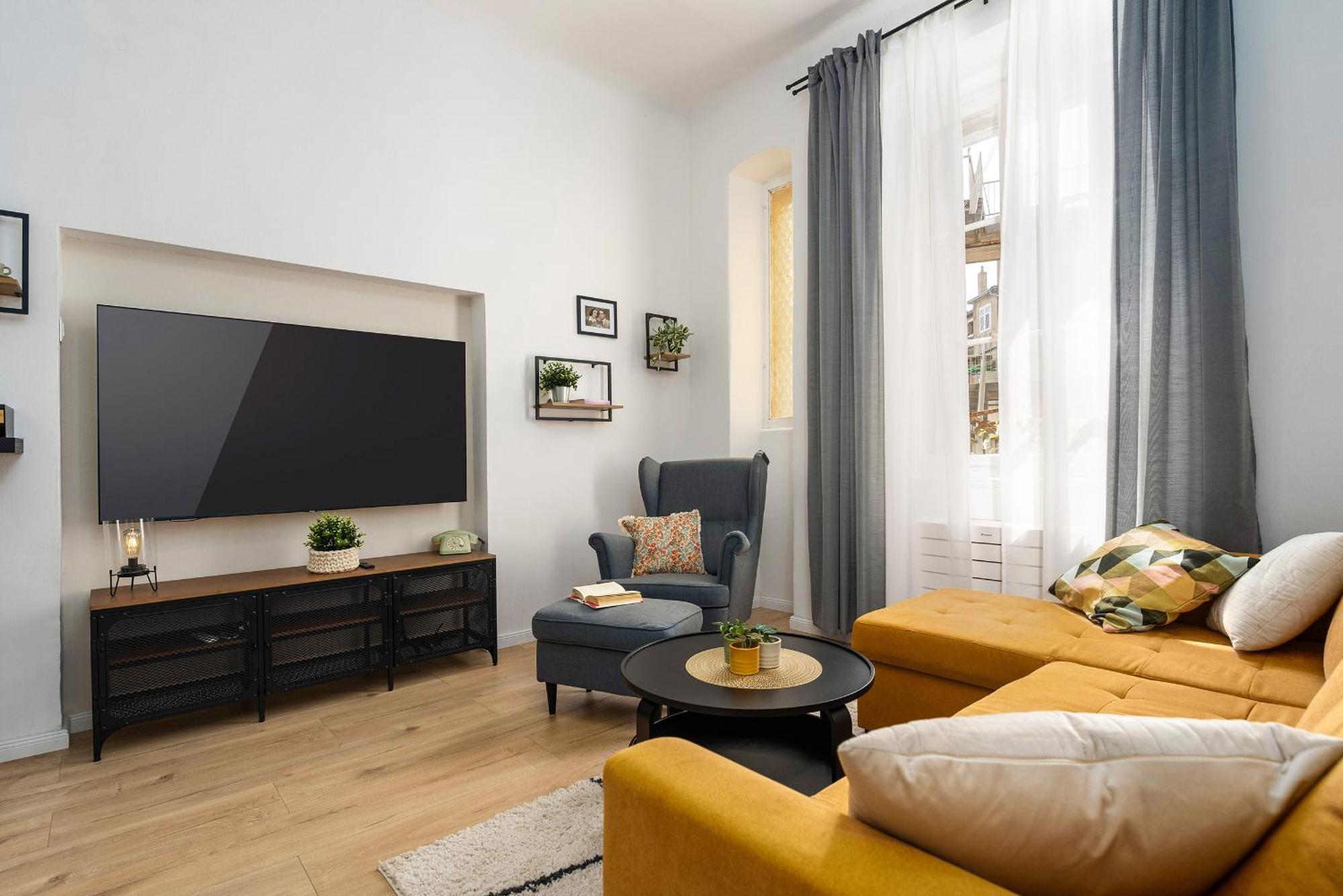 פורץ Romeo And Juliet Apartment With Balcony And Sea View מראה חיצוני תמונה